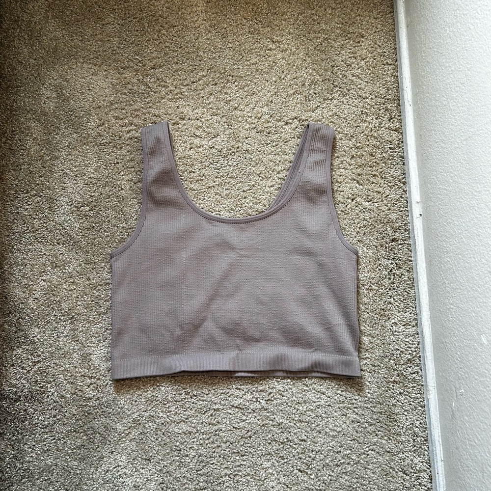 Brown ribbed seamless sport top Size M